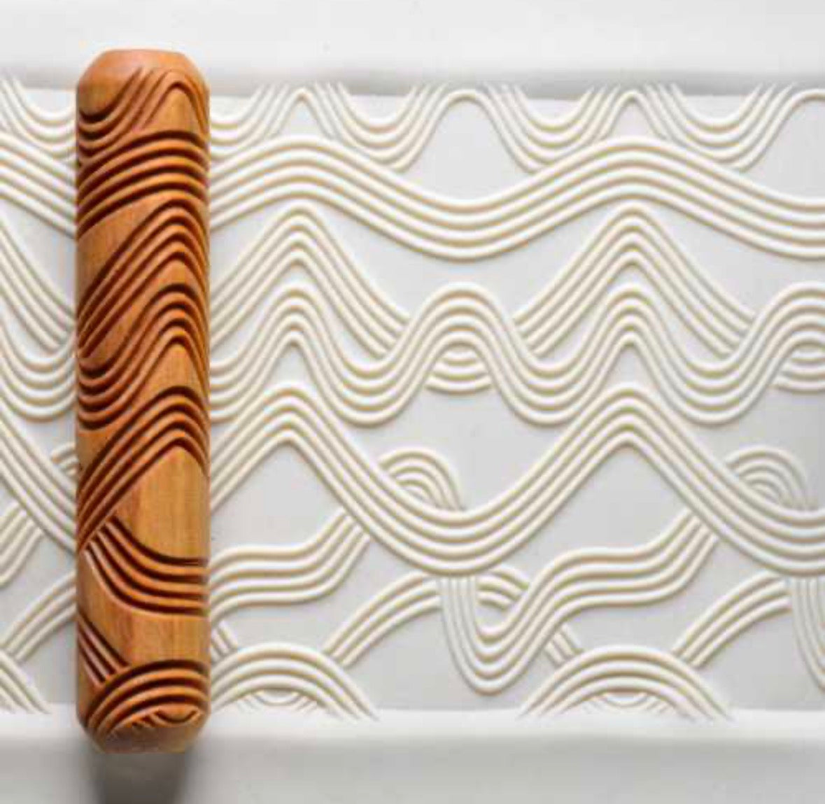 Wavy Lines- 12cm Big Handle Roller - Bhr-137