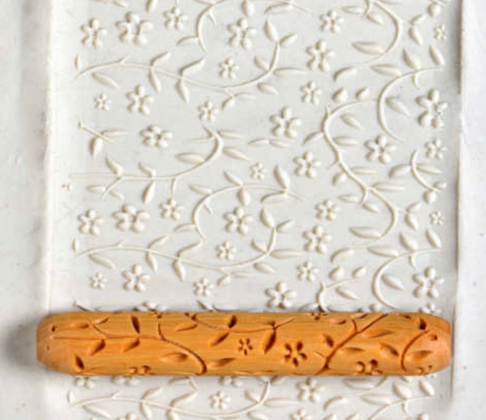 Laura’s Floral - 10cm HandRoller HR-042