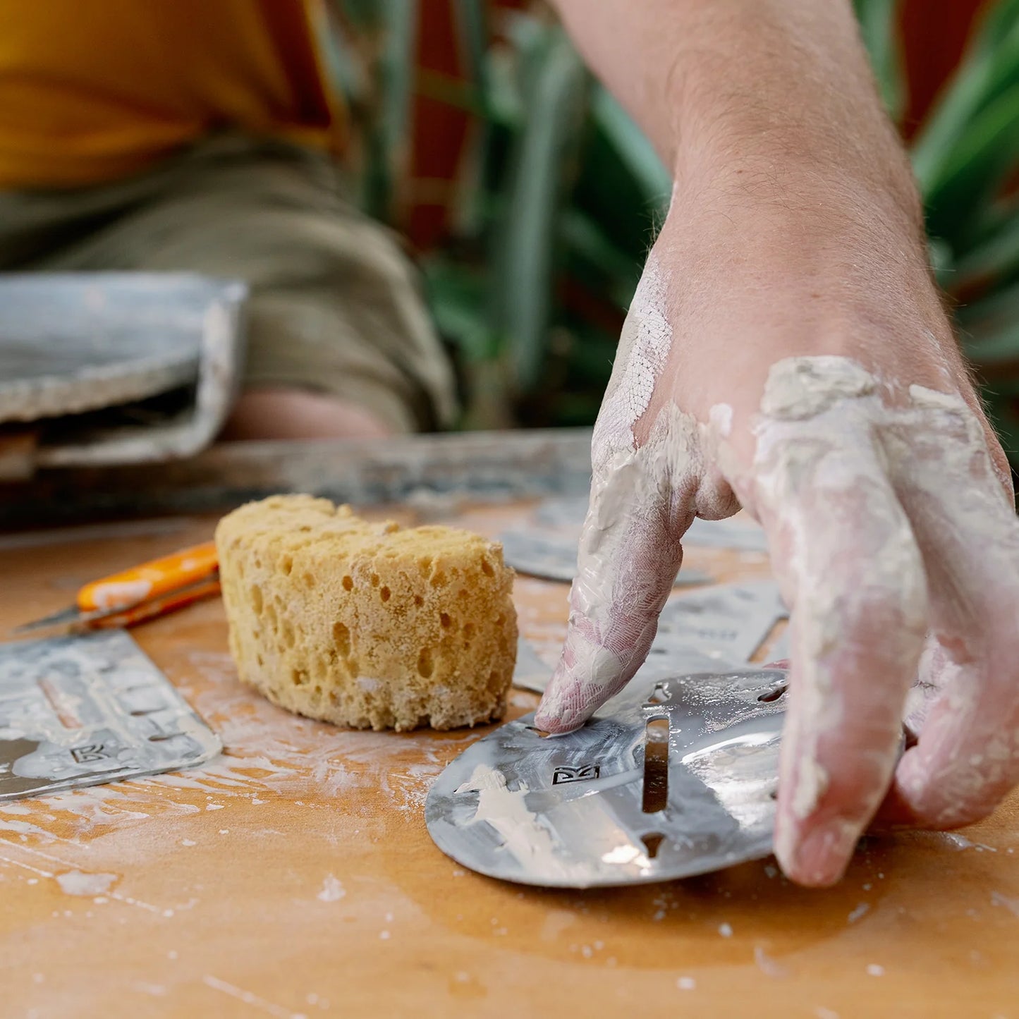 Medium Circle Shaped Rigid Metal Rib