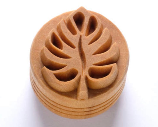 Monstera Leaf- 4 cm Stamp SCL-144